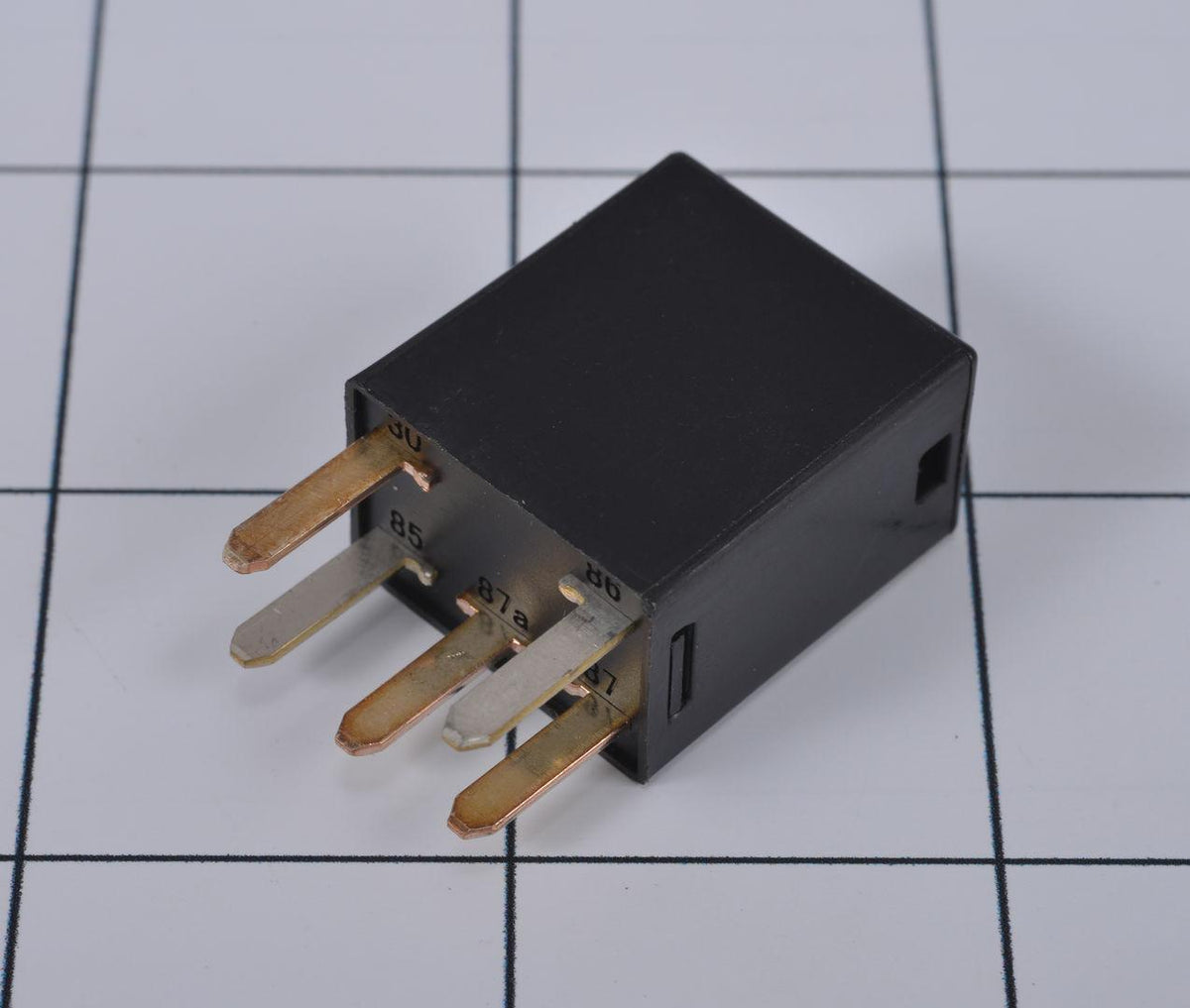 1001095704 Relay, Micro 280, 12V, 35 Amp | JLG