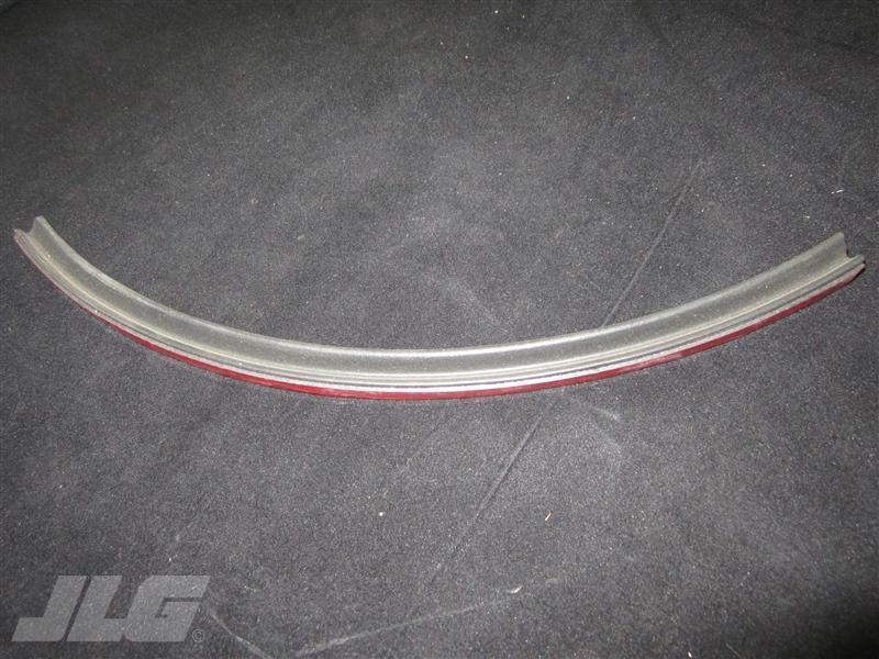 3960389 Horiz Nose of Hood (Per Foot) Seal | JLG