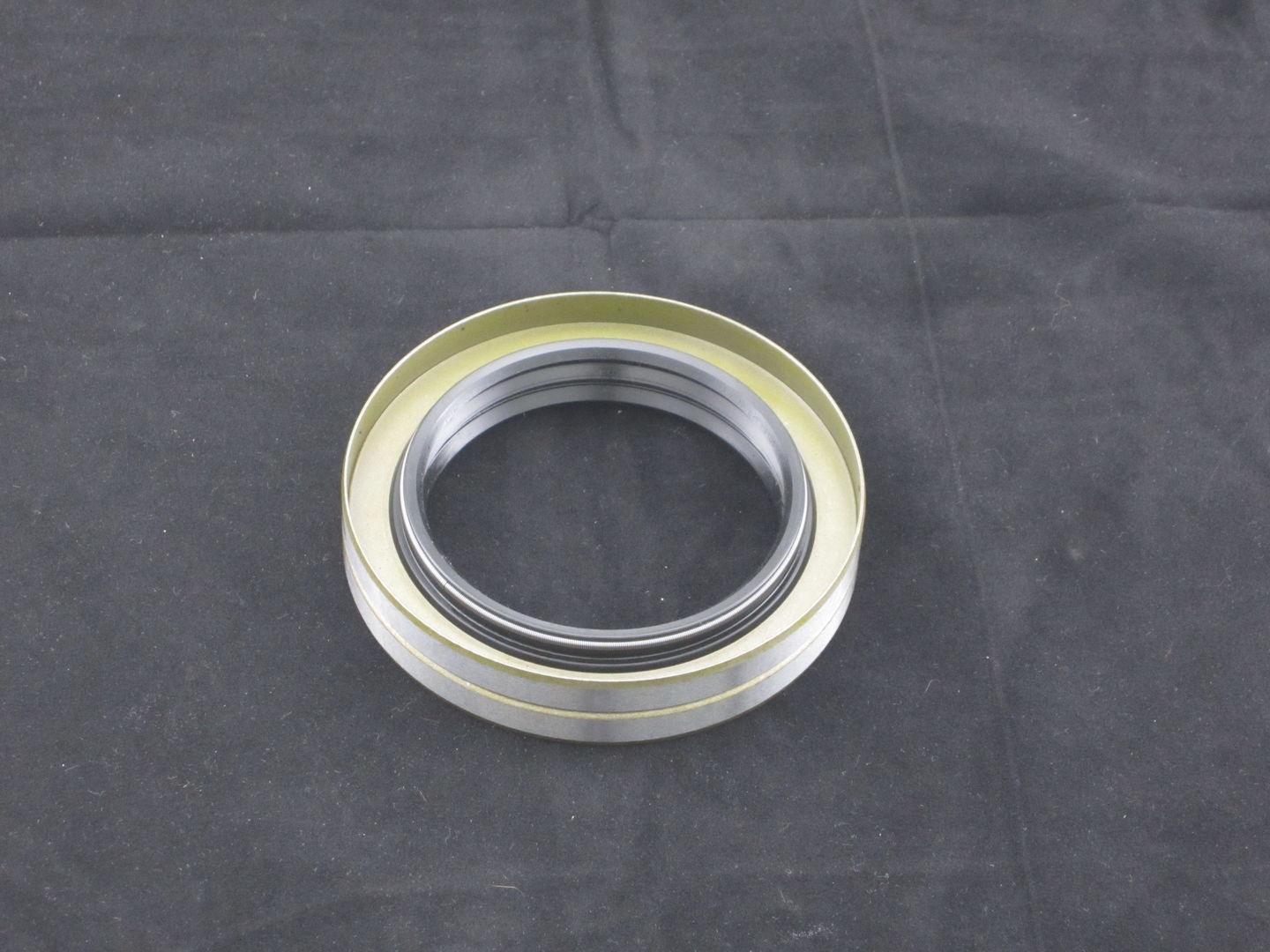 7020040 Grease Seal | JLG