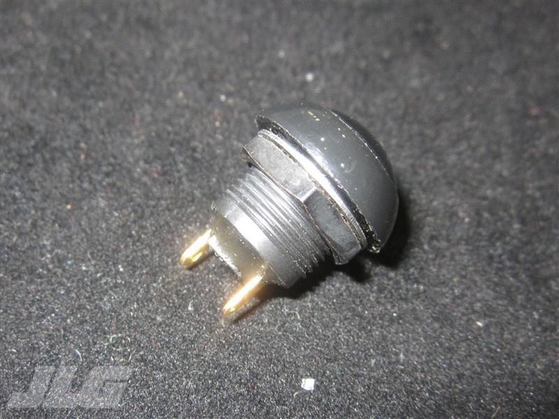 7027367 Pushbutton, Momentary (Black) | JLG
